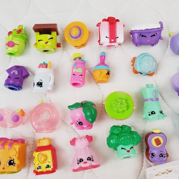 Shopkins - Lot of 29 Assorted Figures Kid's Toys Small Collectible Birthday Fun - Picture 5 of 9